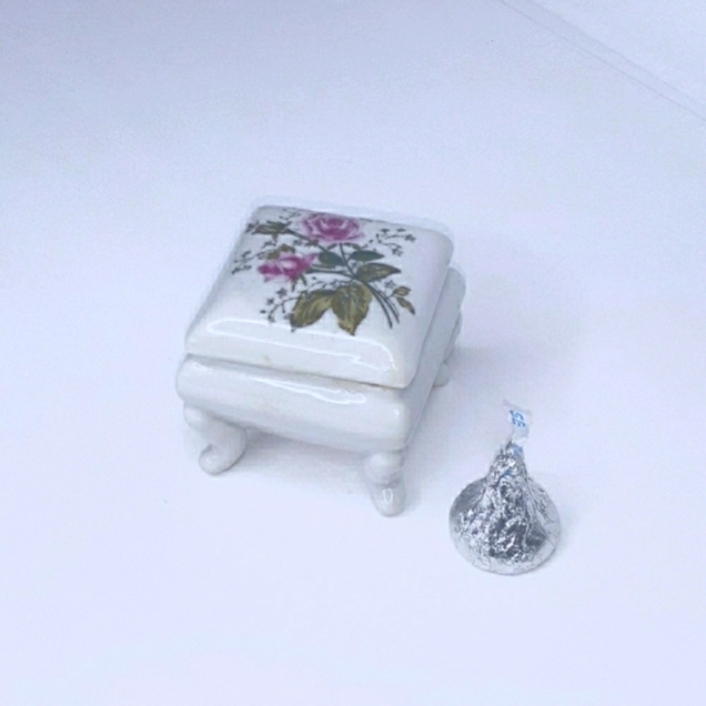 Vintage Lefton Rose Trinket Box